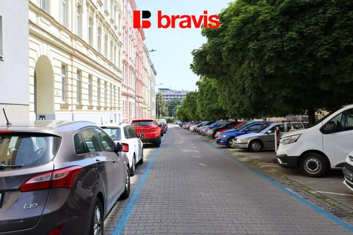 Pronájem kanceláře, Brno, Ptašínského, 89 m2