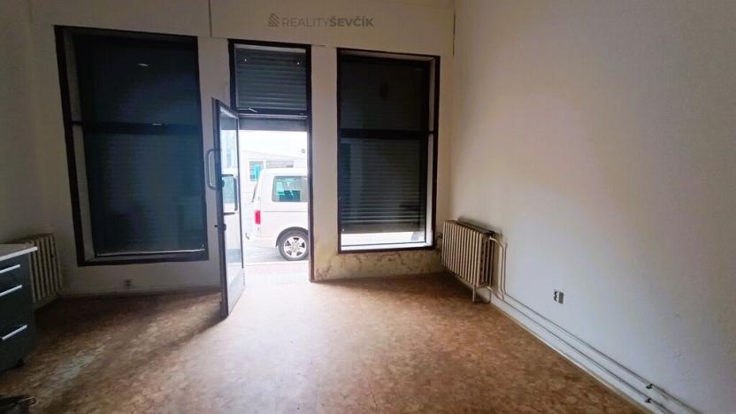 Pronájem obchodního prostoru, České Budějovice - České Budějovice 3, Jeremiášova, 102 m2