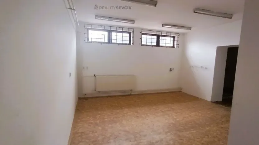 Pronájem obchodního prostoru, České Budějovice - České Budějovice 3, Jeremiášova, 102 m2