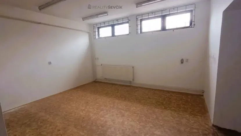 Pronájem obchodního prostoru, České Budějovice - České Budějovice 3, Jeremiášova, 102 m2