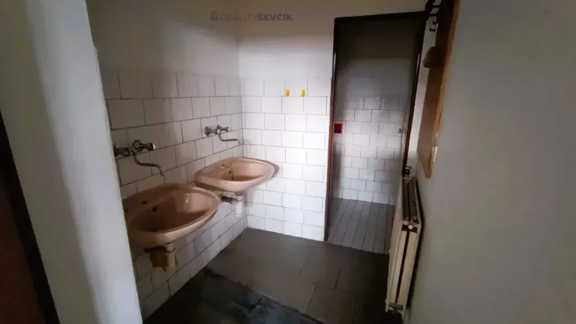 Pronájem obchodního prostoru, České Budějovice - České Budějovice 3, Jeremiášova, 102 m2