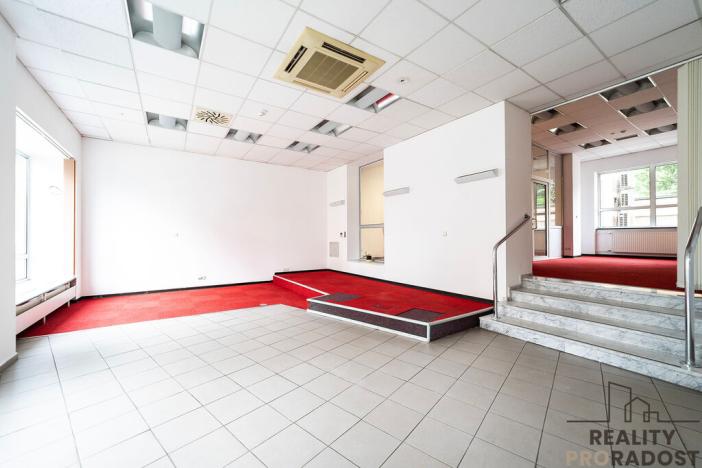 Pronájem obchodního prostoru, Ostrava - Moravská Ostrava, Nádražní, 95 m2