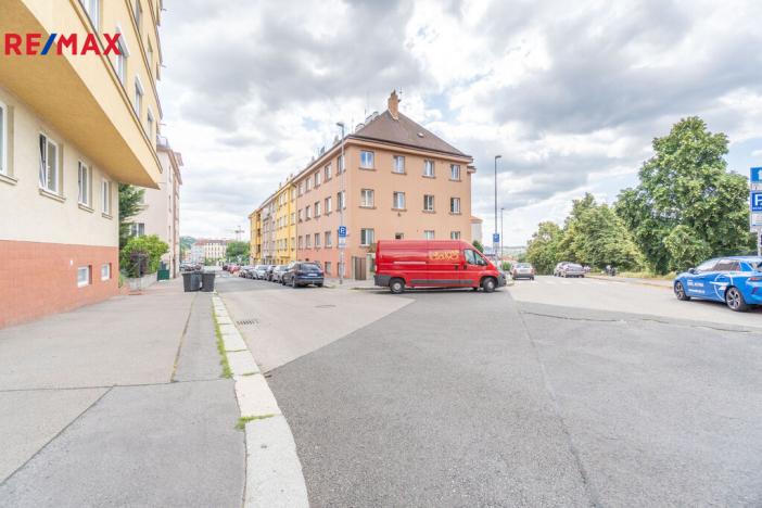 Prodej garážového stání, Praha - Libeň, Kašparovo náměstí, 12 m2