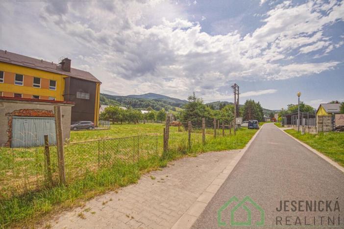 Prodej komerčního pozemku, Lipová-lázně, 1608 m2