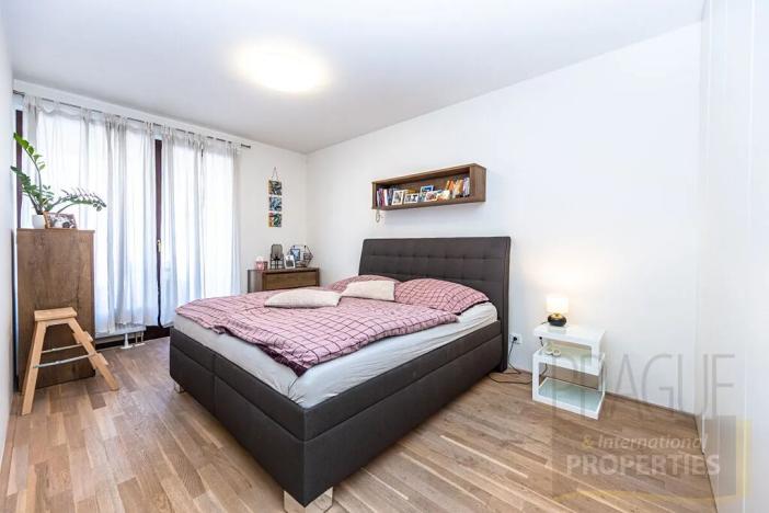 Prodej bytu 3+kk, Praha - Radlice, U Dívčích hradů, 89 m2