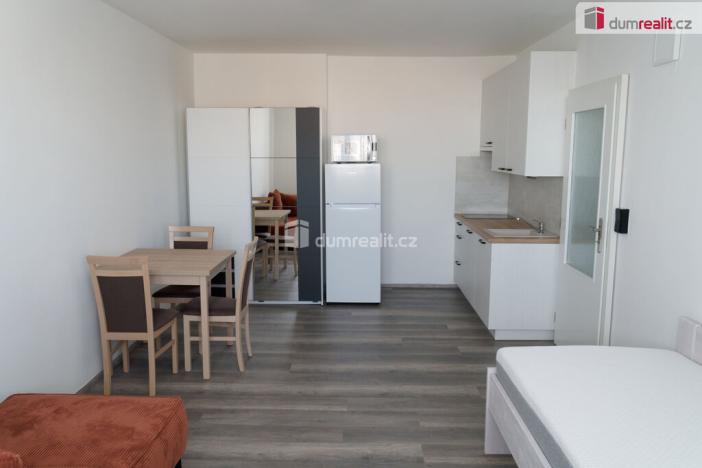 Pronájem bytu 1+kk, Praha - Střížkov, Děčínská, 32 m2