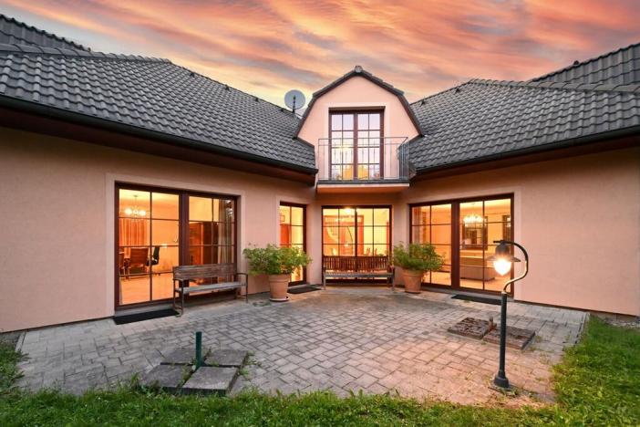 Pronájem rodinného domu, Světice, Na Spojce, 320 m2