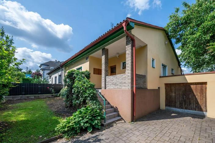 Prodej rodinného domu, Praha - Dolní Chabry, Obslužná, 100 m2