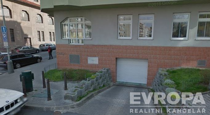 Pronájem garážového stání, Praha - Žižkov, Jeseniova, 17 m2