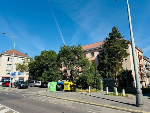 Prodej pozemku, Praha, Černokostelecká, 750 m2