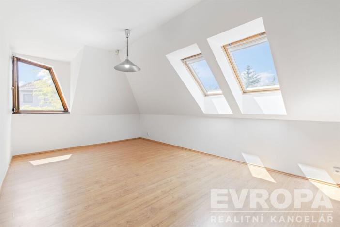 Prodej rodinného domu, Sulice - Hlubočinka, U Lesa, 272 m2