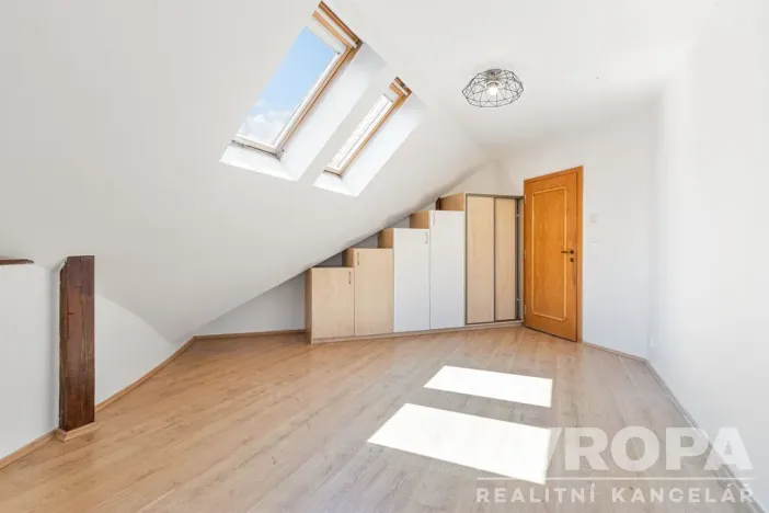 Prodej rodinného domu, Sulice - Hlubočinka, U Lesa, 272 m2