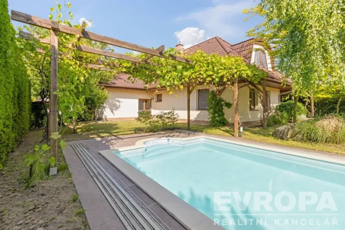 Prodej rodinného domu, Sulice - Hlubočinka, U Lesa, 272 m2