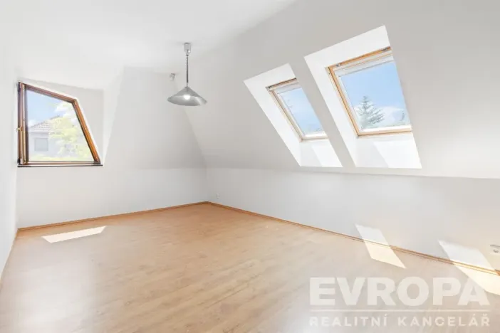 Prodej rodinného domu, Sulice - Hlubočinka, U Lesa, 272 m2