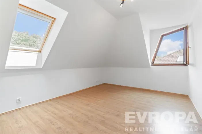 Prodej rodinného domu, Sulice - Hlubočinka, U Lesa, 272 m2