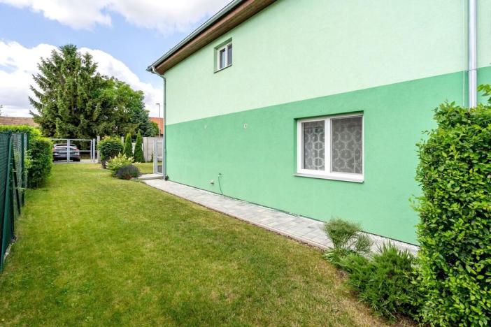 Prodej bytu 3+kk, Polerady, 78 m2