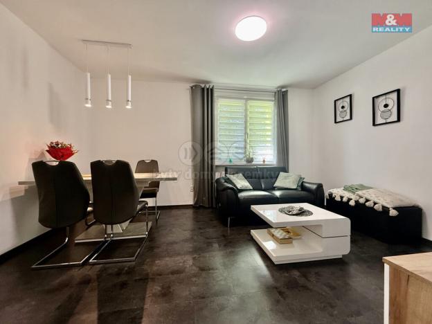 Prodej bytu 3+1, Karviná - Mizerov, tř. Těreškovové, 57 m2