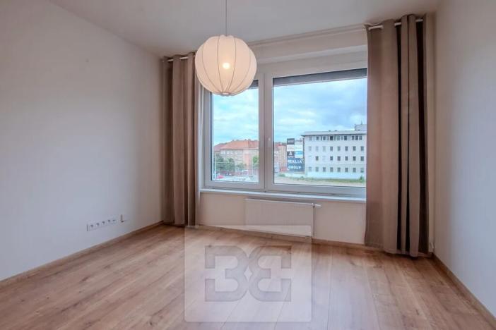Pronájem bytu 1+kk, Praha - Vysočany, Střídavá, 32 m2