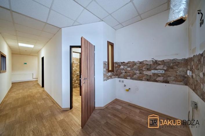 Pronájem kanceláře, Vrchlabí, Na bělidle, 159 m2