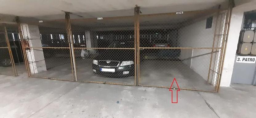 Prodej garážového stání, Praha - Podolí, Milevská, 13 m2