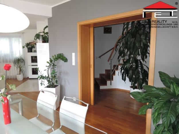 Prodej rodinného domu, Křenice, Silnička, 244 m2