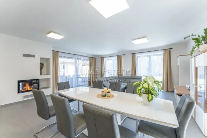 Prodej rodinného domu, Praha - Sobín, Valtická, 221 m2