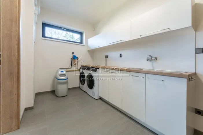 Prodej rodinného domu, Praha - Sobín, Valtická, 221 m2