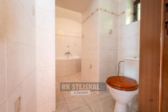 Prodej rodinného domu, Brloh, 430 m2