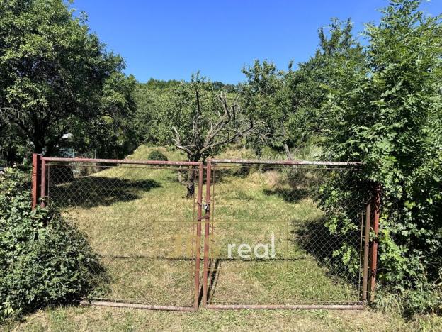 Prodej zahrady, Pouzdřany, 1698 m2