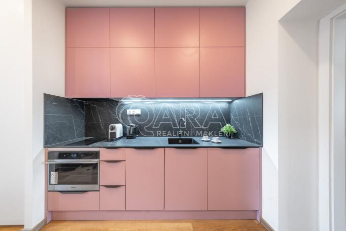 Pronájem bytu 1+kk, Praha - Žižkov, Milíčova, 33 m2