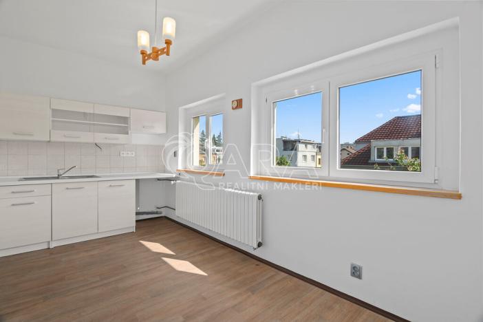 Pronájem bytu 2+kk, Praha - Prosek, Poleradská, 40 m2
