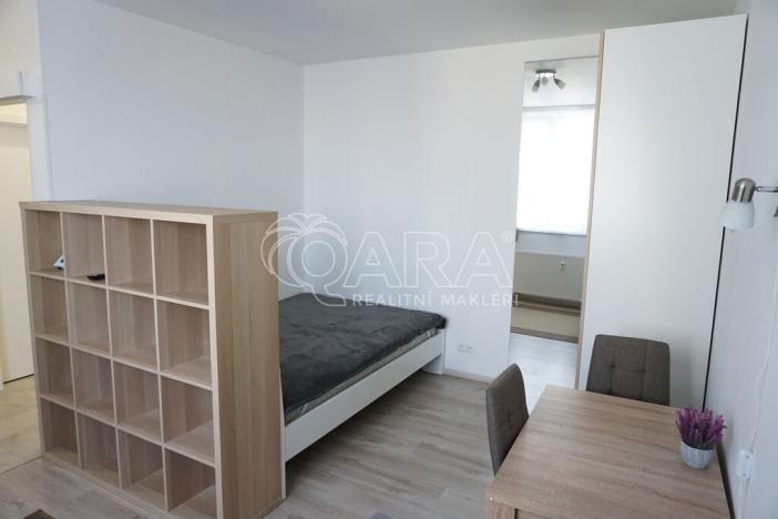Pronájem bytu 1+kk, Praha - Vršovice, Petrohradská, 30 m2