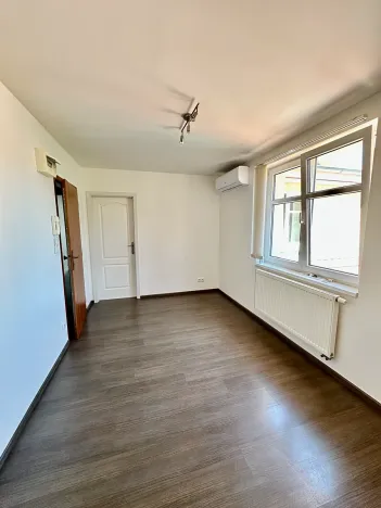 Pronájem kanceláře, Praha - Břevnov, Bělohorská, 15 m2