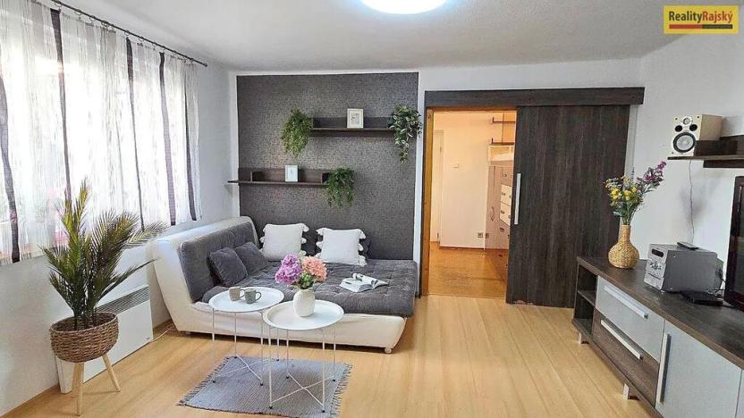 Prodej bytu 3+1, Dobříš, Mírové náměstí, 59 m2