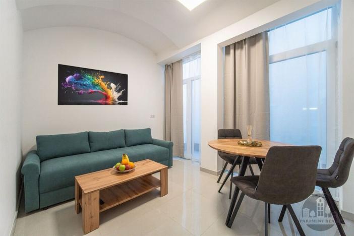 Pronájem bytu 2+kk, Praha - Karlín, Sokolovská, 40 m2