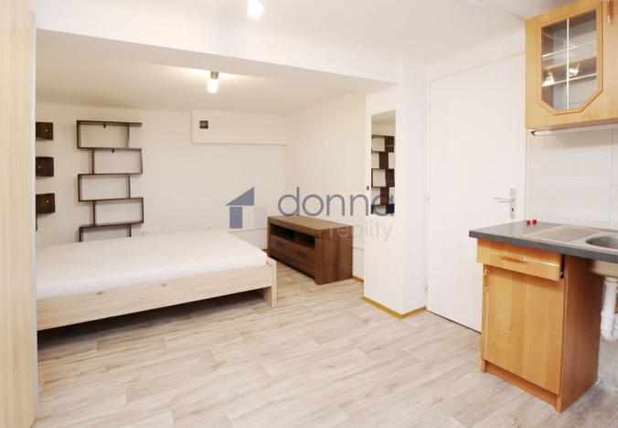 Pronájem bytu 1+kk, Praha, Srbínská, 25 m2