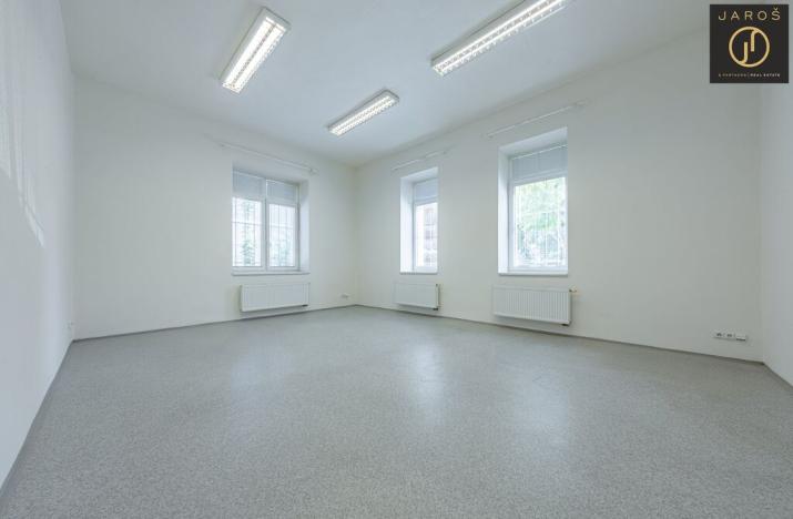 Pronájem kanceláře, Kladno, Huťská, 883 m2