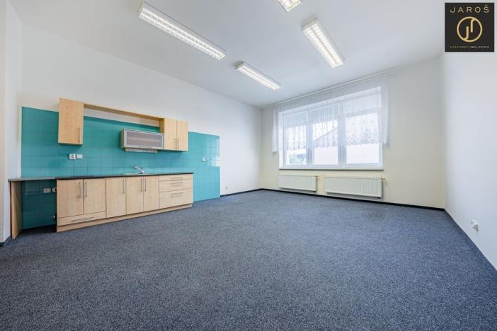 Pronájem kanceláře, Kladno, Huťská, 883 m2