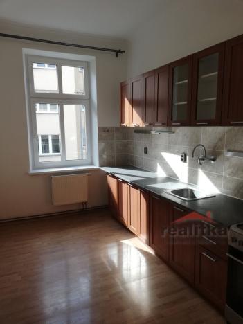 Pronájem bytu 2+1, Opava, Kasárenská, 61 m2
