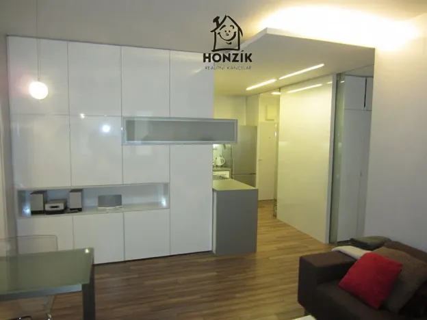 Pronájem bytu 2+kk, Praha - Břevnov, Junácká, 58 m2