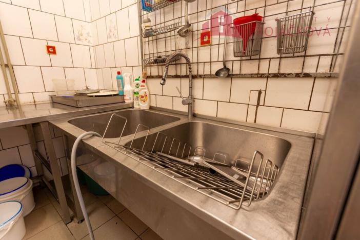 Prodej obchodního prostoru, Ostrava - Moravská Ostrava, Ahepjukova, 433 m2