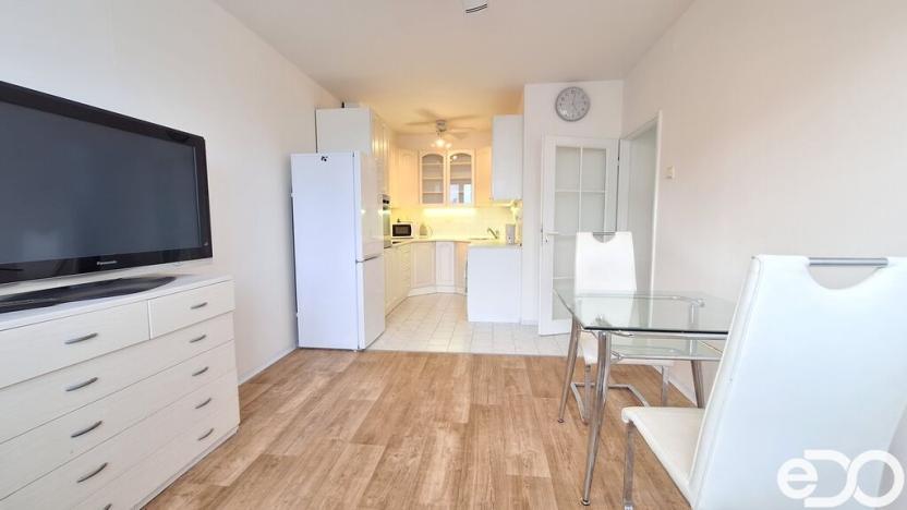 Pronájem bytu 2+kk, Praha - Prosek, Ctěnická, 39 m2
