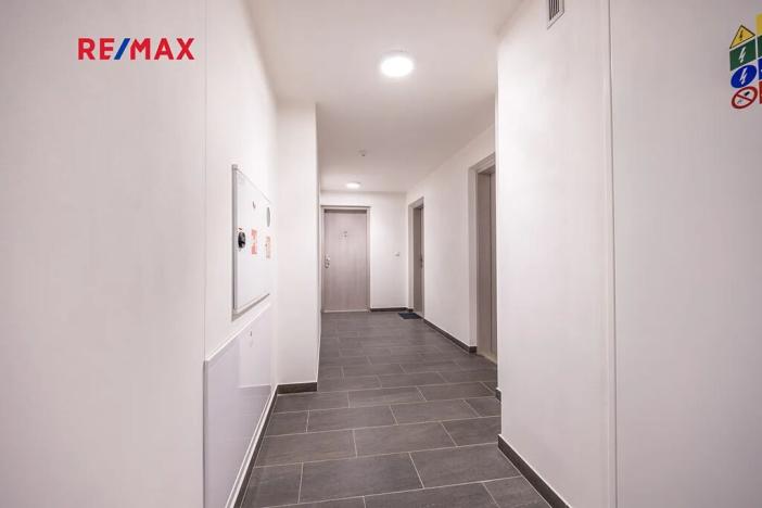 Prodej bytu 1+kk, Praha - Háje, Sochorcova, 33 m2