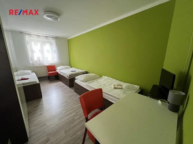 Prodej ubytování, Lázně Bohdaneč, Langrova, 225 m2