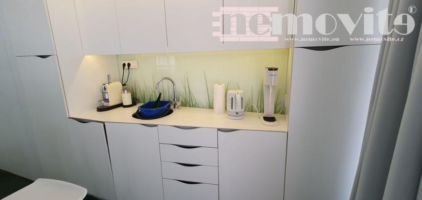 Pronájem kanceláře, Jesenice, Nákupní, 59 m2