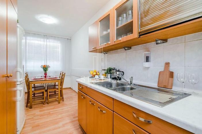 Pronájem bytu 4+1, Praha - Černý Most, Doležalova, 90 m2