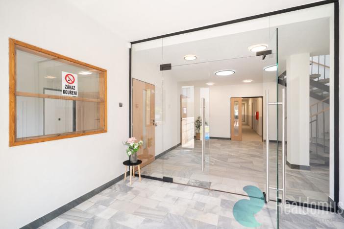 Pronájem kanceláře, České Budějovice, Školní, 610 m2