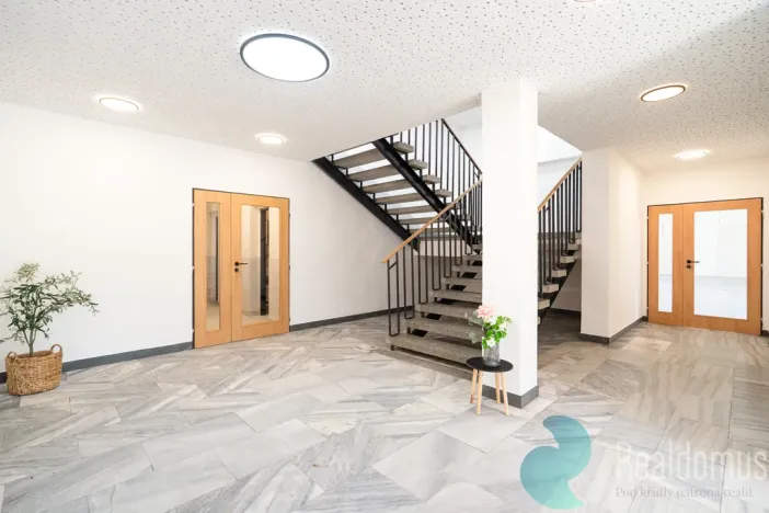 Pronájem kanceláře, České Budějovice, Školní, 351 m2