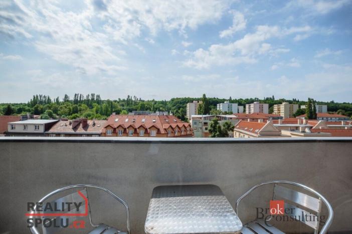 Prodej bytu 1+kk, Praha - Vysočany, Skloněná, 40 m2