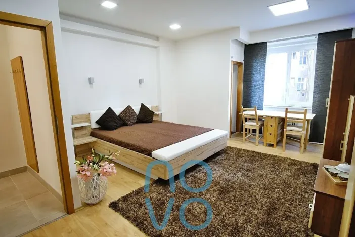 Pronájem bytu 1+1, Praha - Libeň, Kotlaska, 36 m2